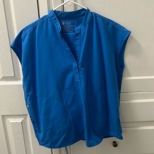 Figs Capri blue scrub set in medium